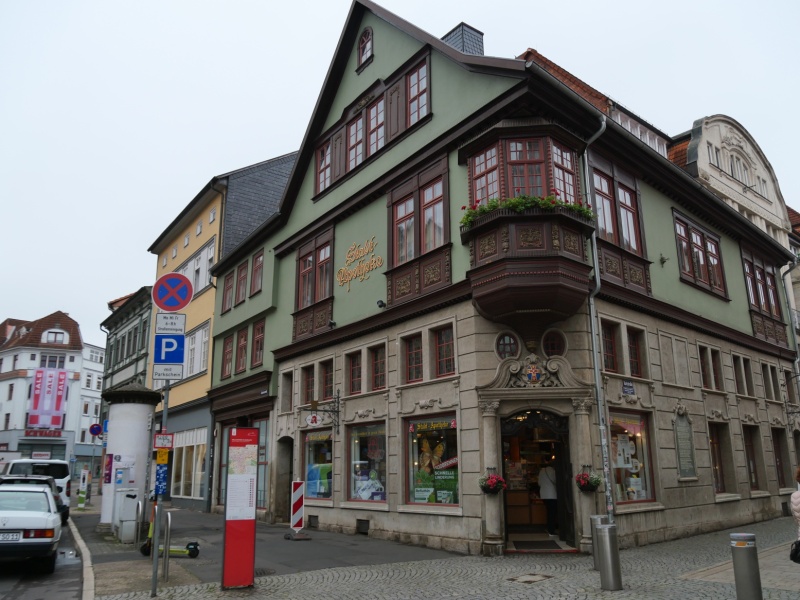 P1157851