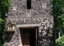 P1359403