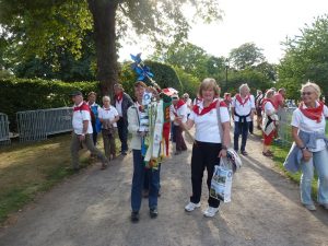 Der Wimpel "Eurorando 2016 in Helsingborg/Südschweden" wird präsentiert. Foto: Klemens Grätz